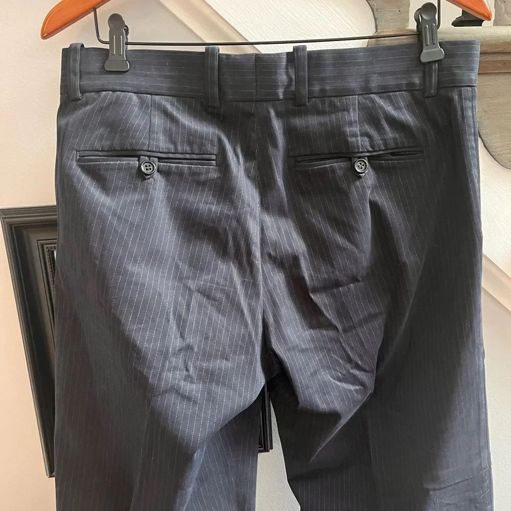 Theory Mens Classic Blue Pin Stripe Flat Front Dress Pants sz 33